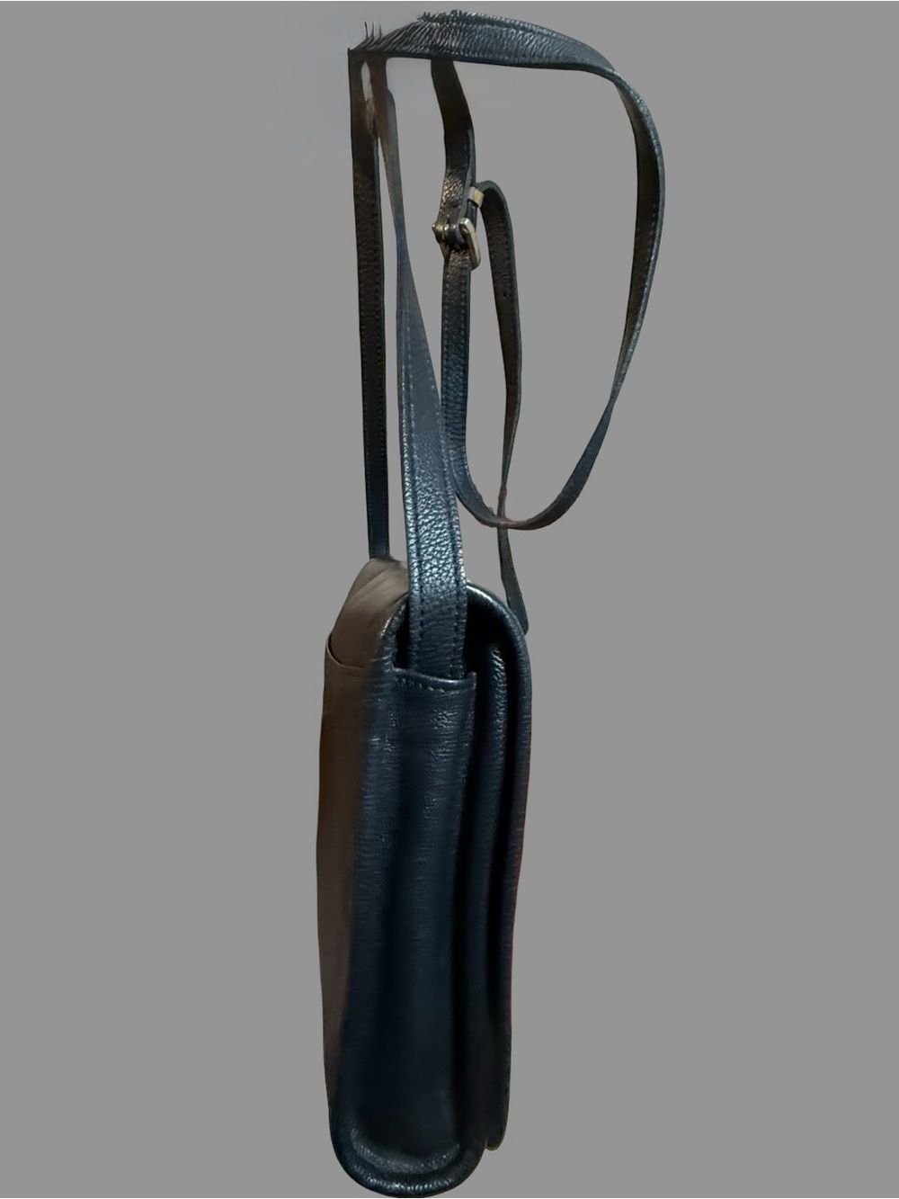 Vintage Longchamp Paris Black Leather Flap Crossbody Bag - Made in France - Picture 4 of 11